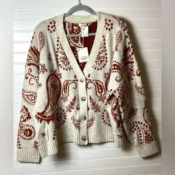 a.n.a NWT Cardigan Sweater Size XXL Button Up Red Paisley Cropped Paisley Comfy - Picture 2 of 10